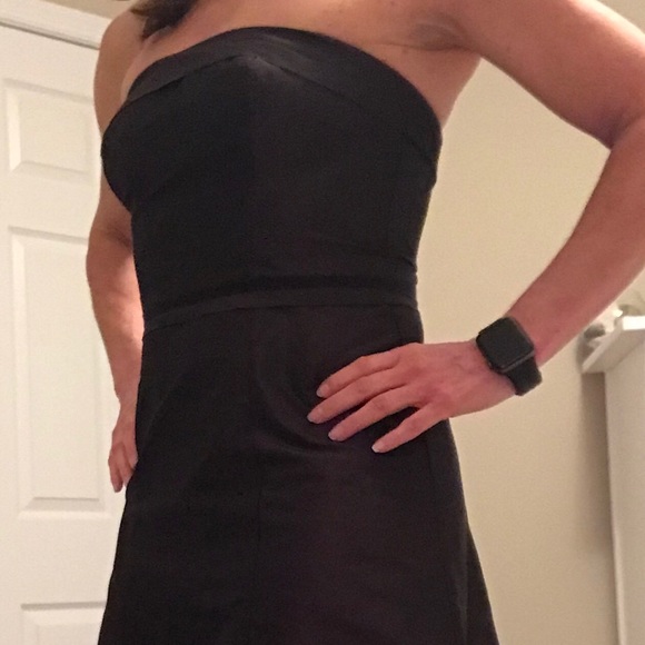 Vera Wang Dresses & Skirts - Vera Wang Strapless Fit and Flare Dress